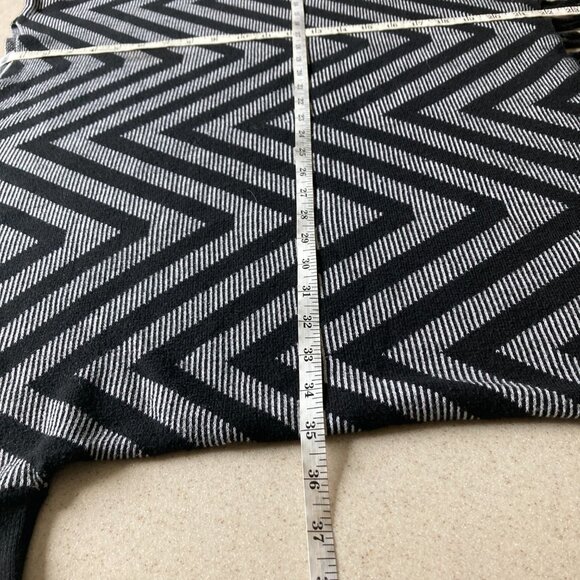 Elan Zig Zag Long Sleeve Fringed Poncho Sweater ~ One Size - Picture 8 of 12